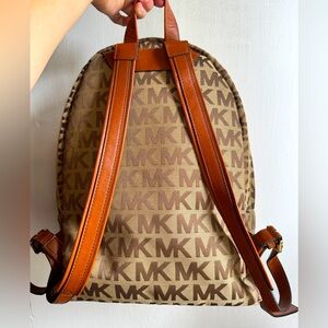 Michael Kors Backpack, internal pockets and front zipper pocket